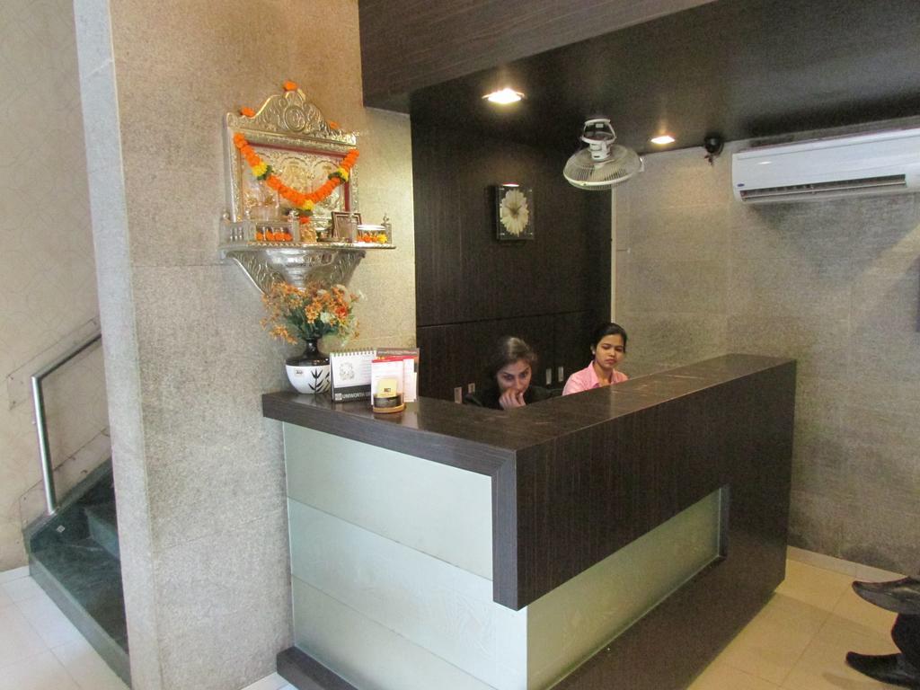 Hotel Mourya Residency Thane Extérieur photo