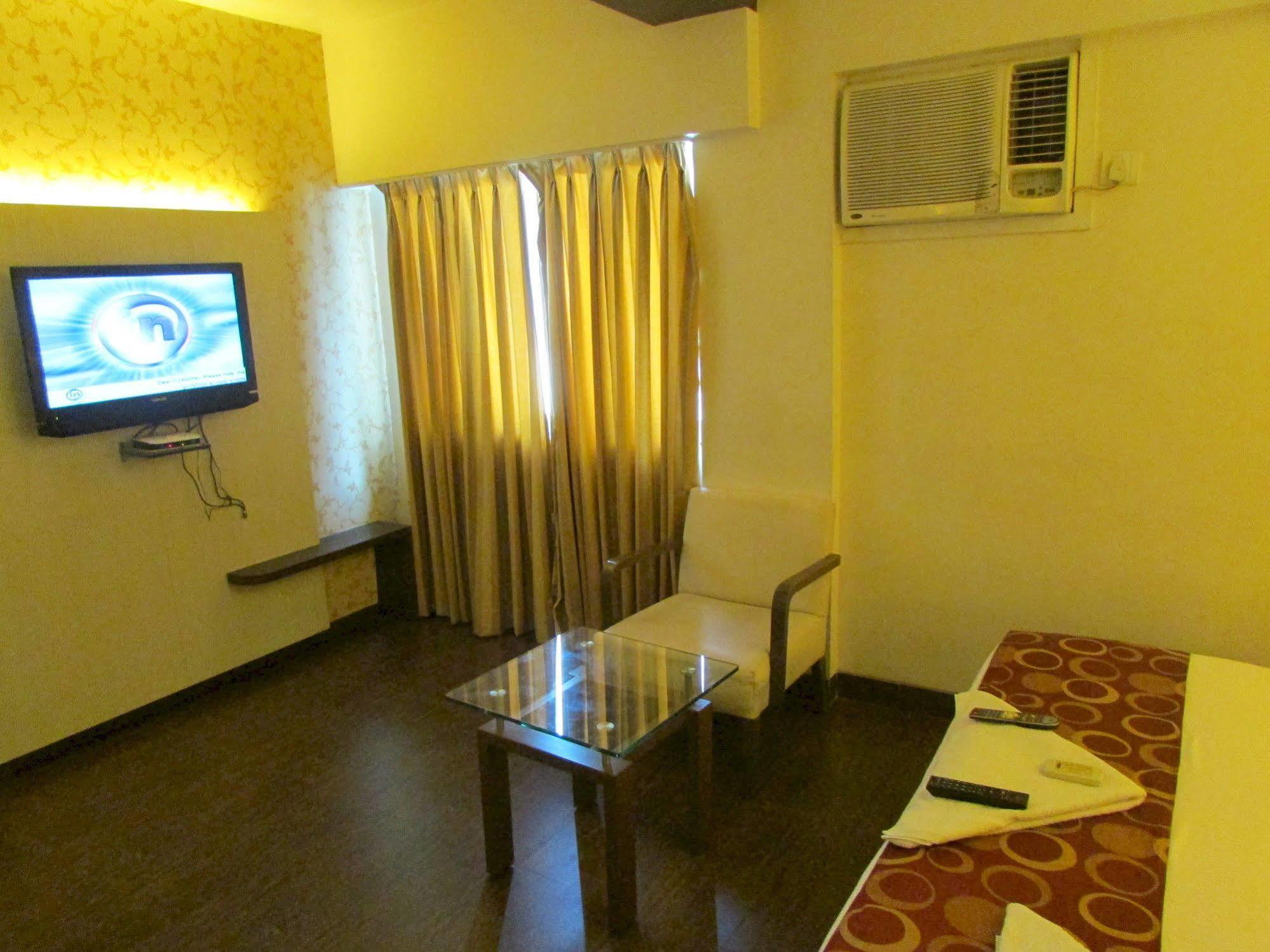 Hotel Mourya Residency Thane Extérieur photo
