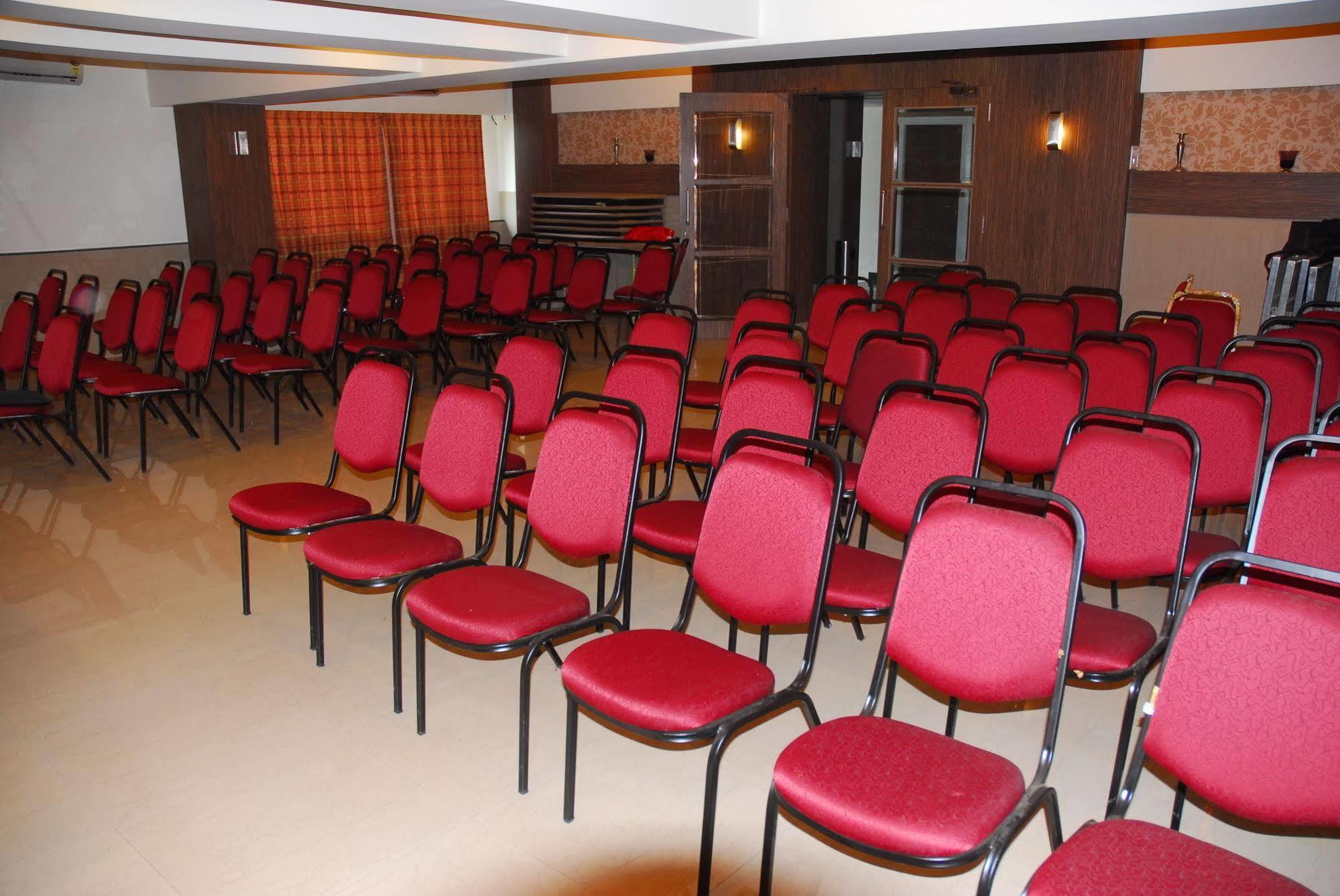 Hotel Mourya Residency Thane Extérieur photo