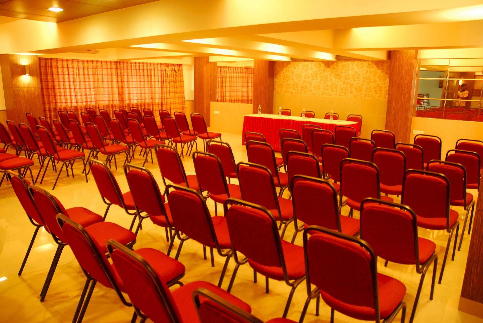 Hotel Mourya Residency Thane Extérieur photo